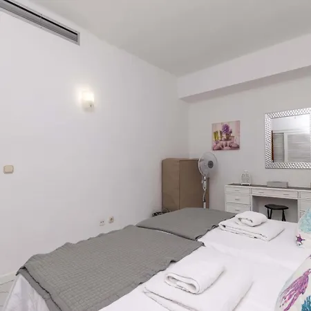Club Atlantis 78 - One Bed Apartment Costa Adeje (Tenerife)